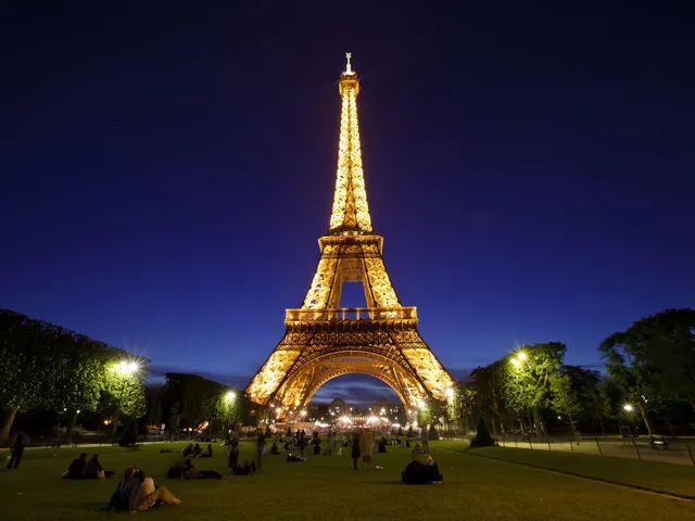 The Top 10 Must-Visit Nightlife Destinations in Paris